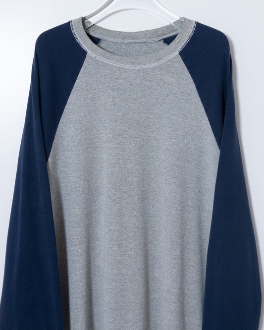 Two-tone raglan long-sleeve t-shirt