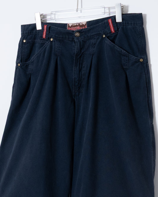 "SKILL TO DEAL" baggy shorts