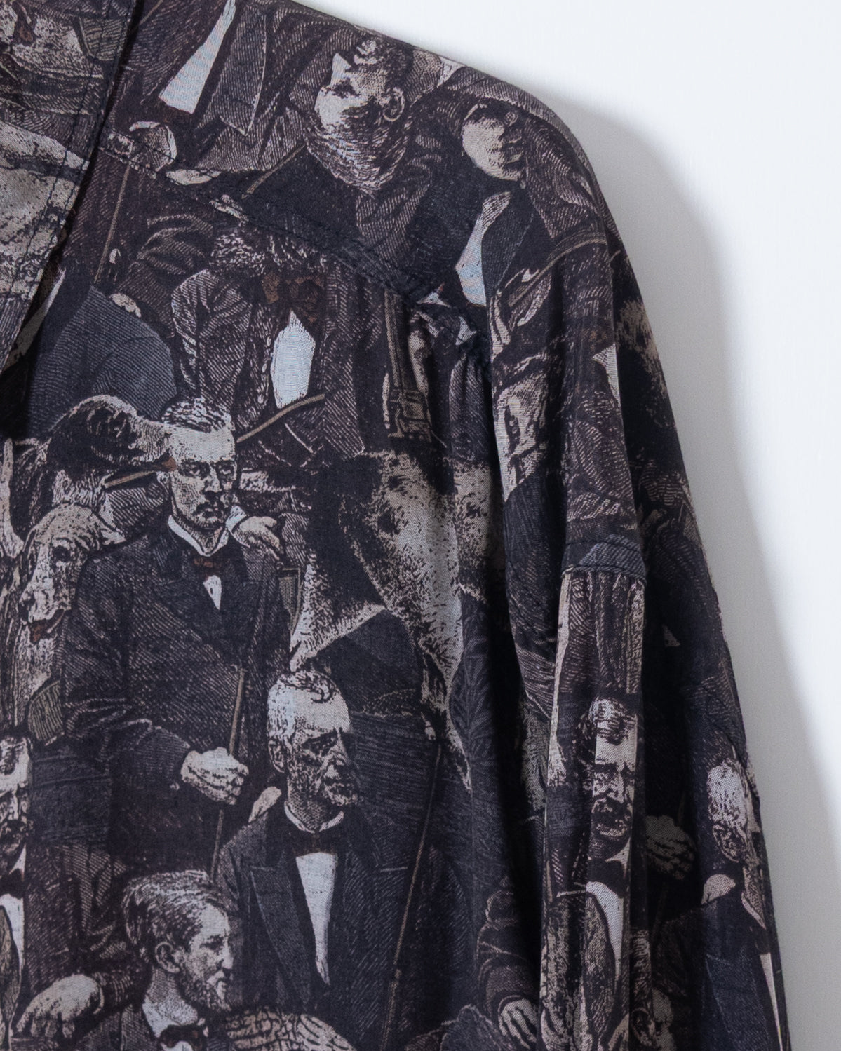 "byblos" all-over pettern rayon shirt