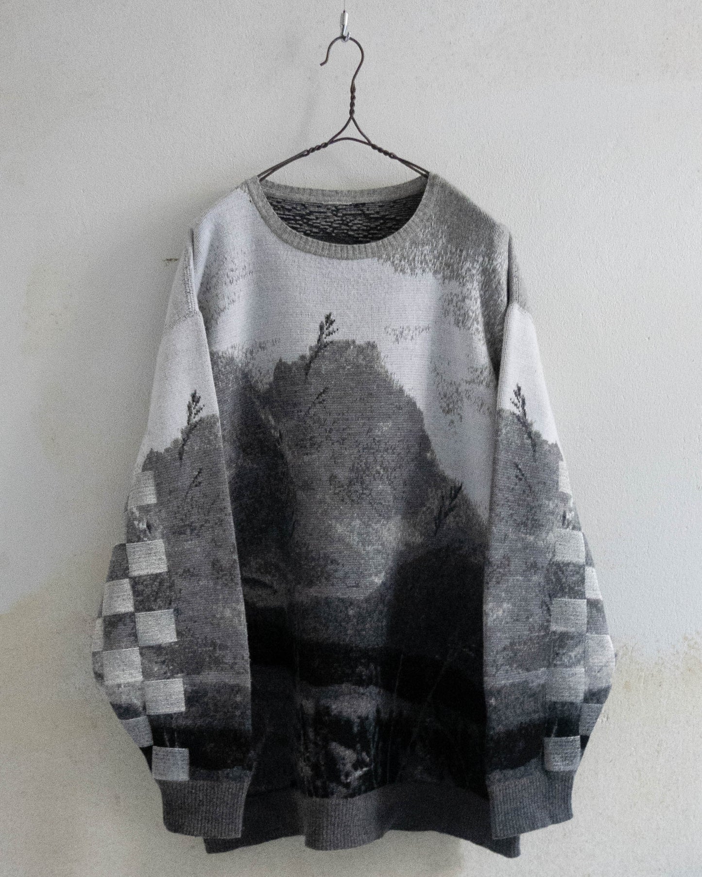 "OXBOW/BLESS" Black & White SKOLPEN knit sweater