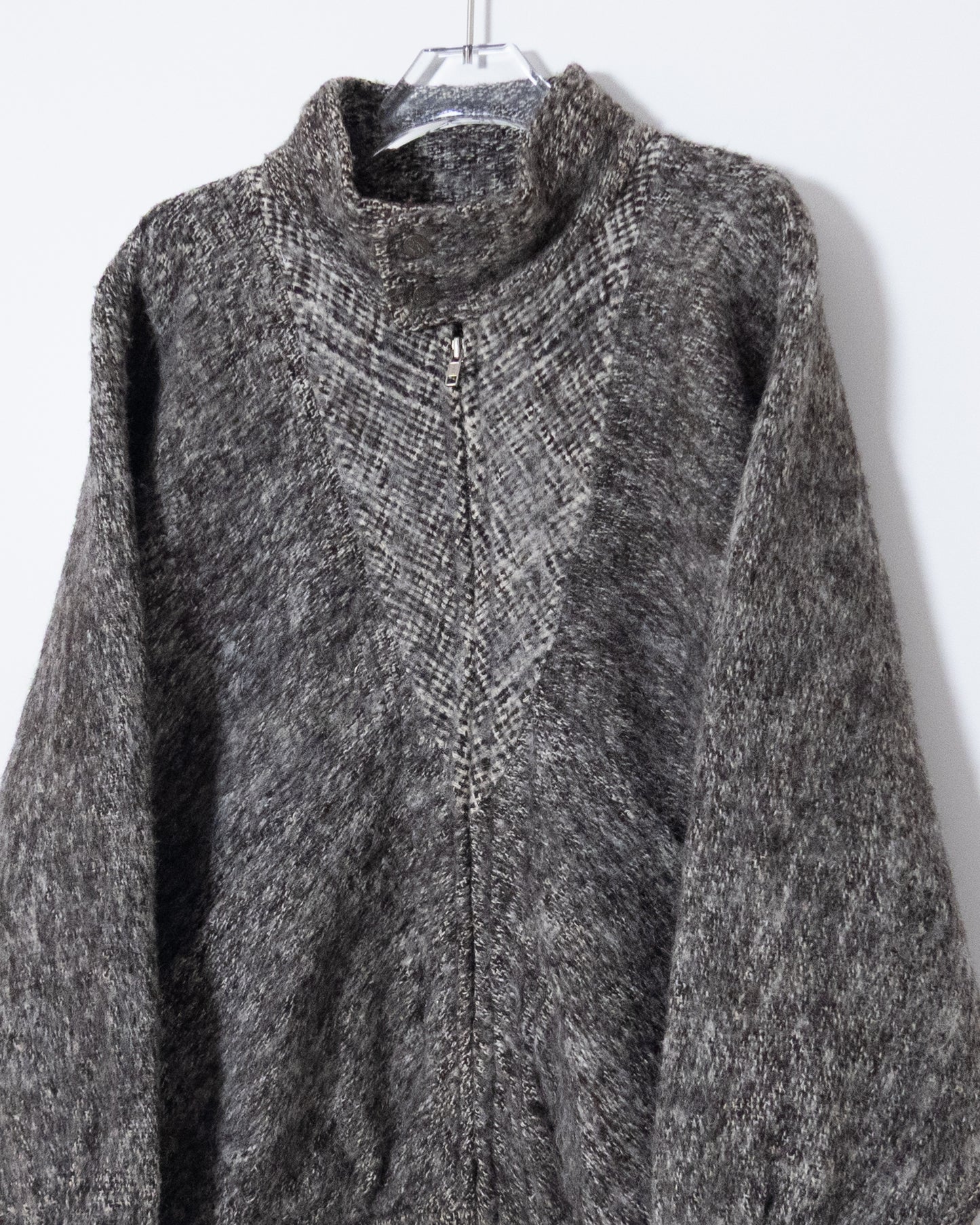 Dolman sleeve panel switch wool knit blouson