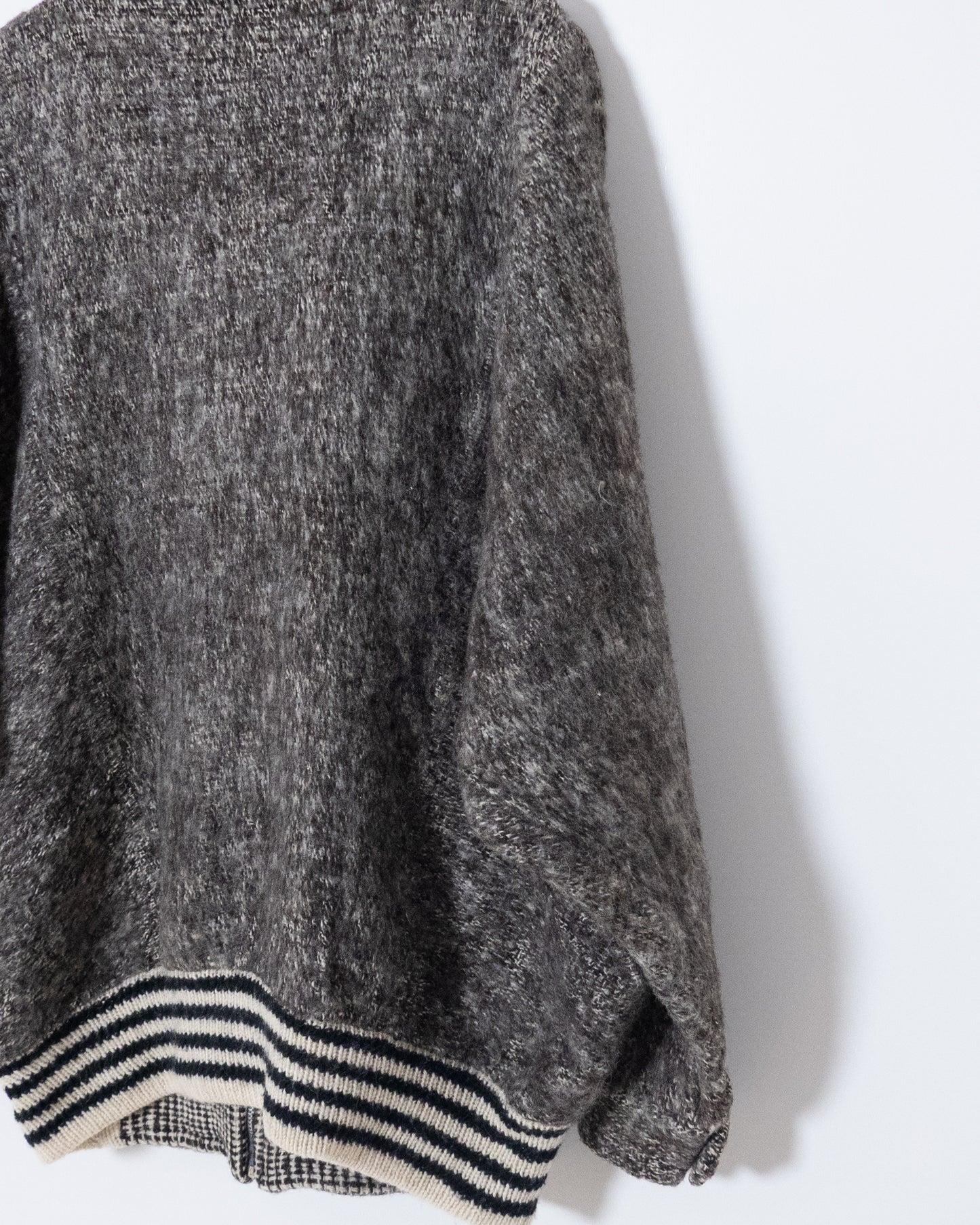 Dolman sleeve panel switch wool knit blouson