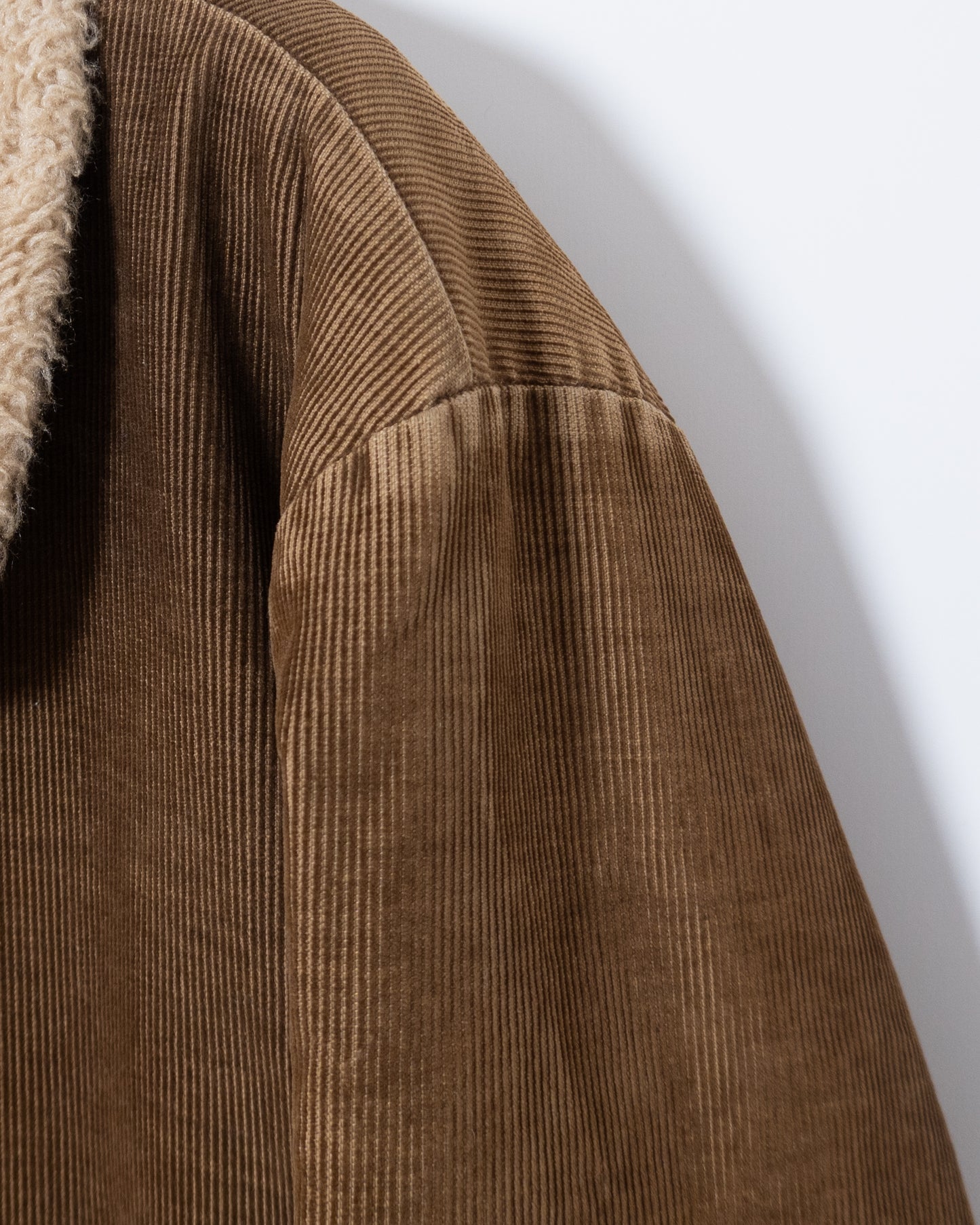 Vintage “Levi’s” faux shearling collar corduroy jacket