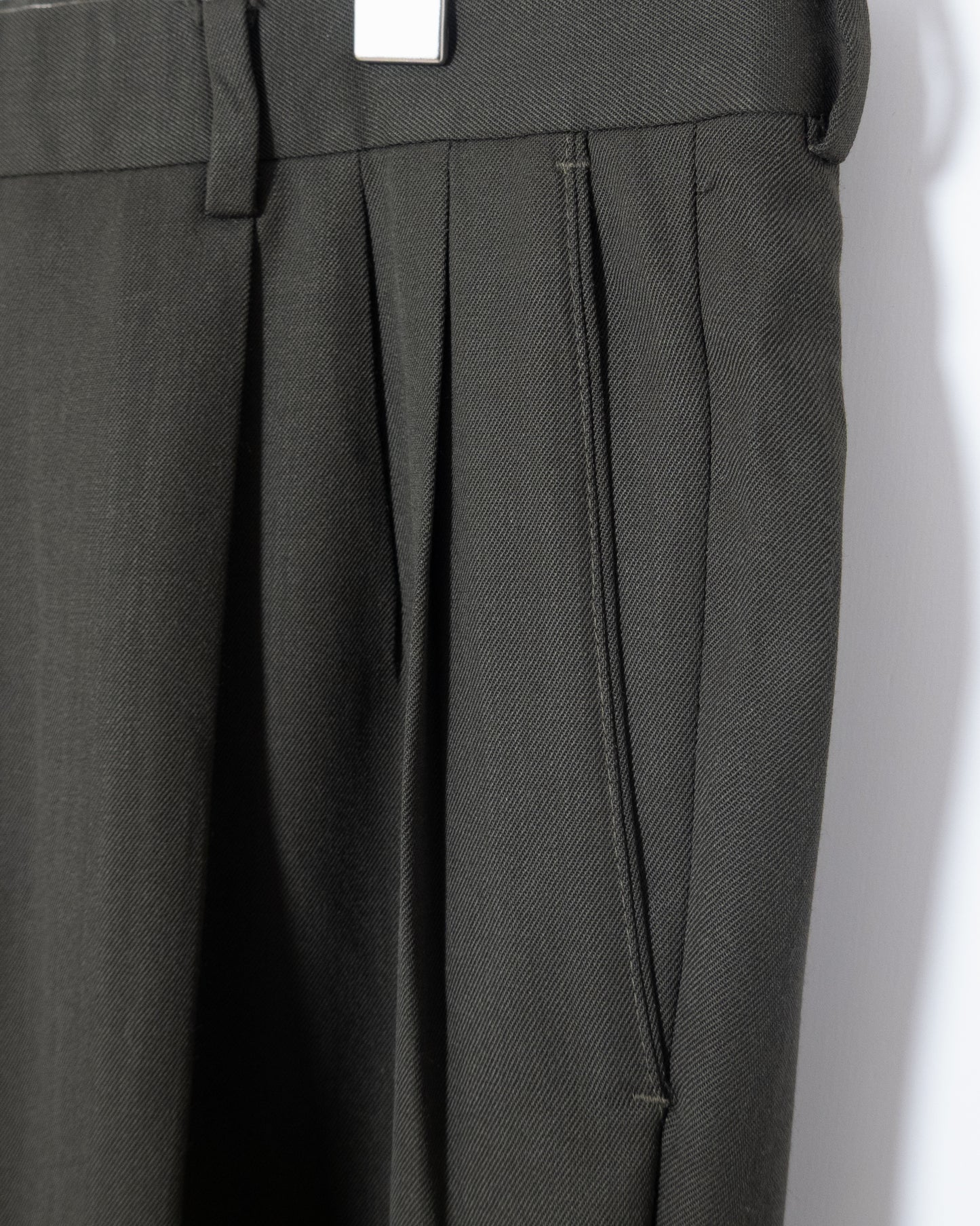 "MONSIEUR GIVENCHY" wool tuck slacks