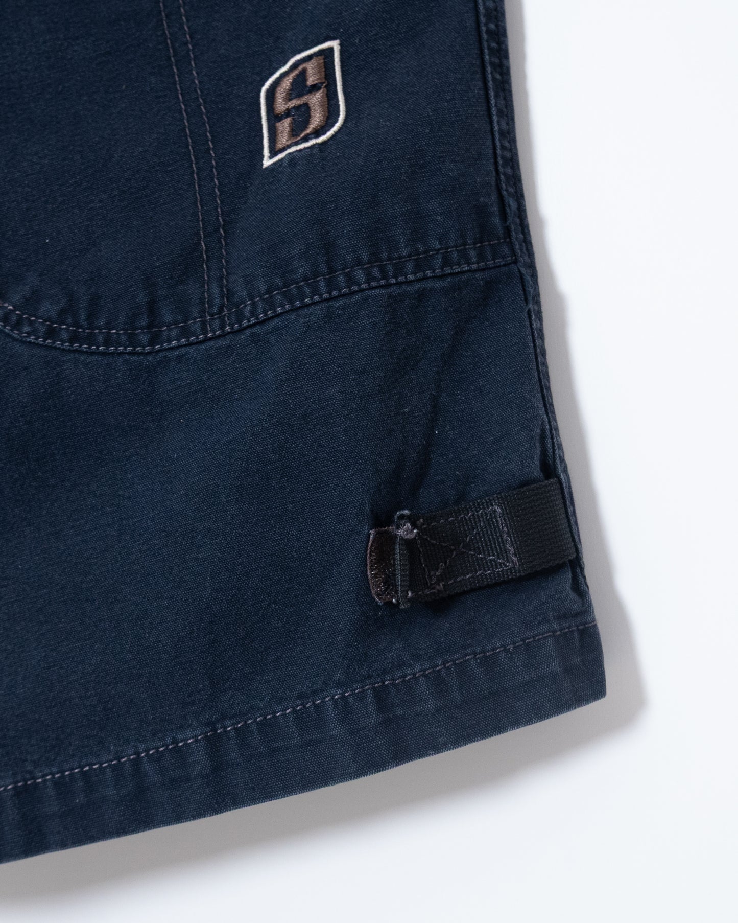 "SKILL TO DEAL" baggy shorts